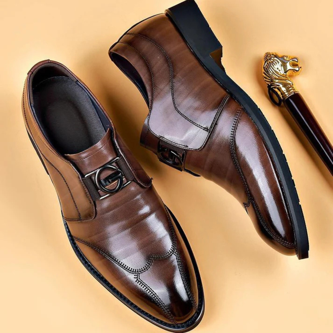 Sapatos sociais em couro