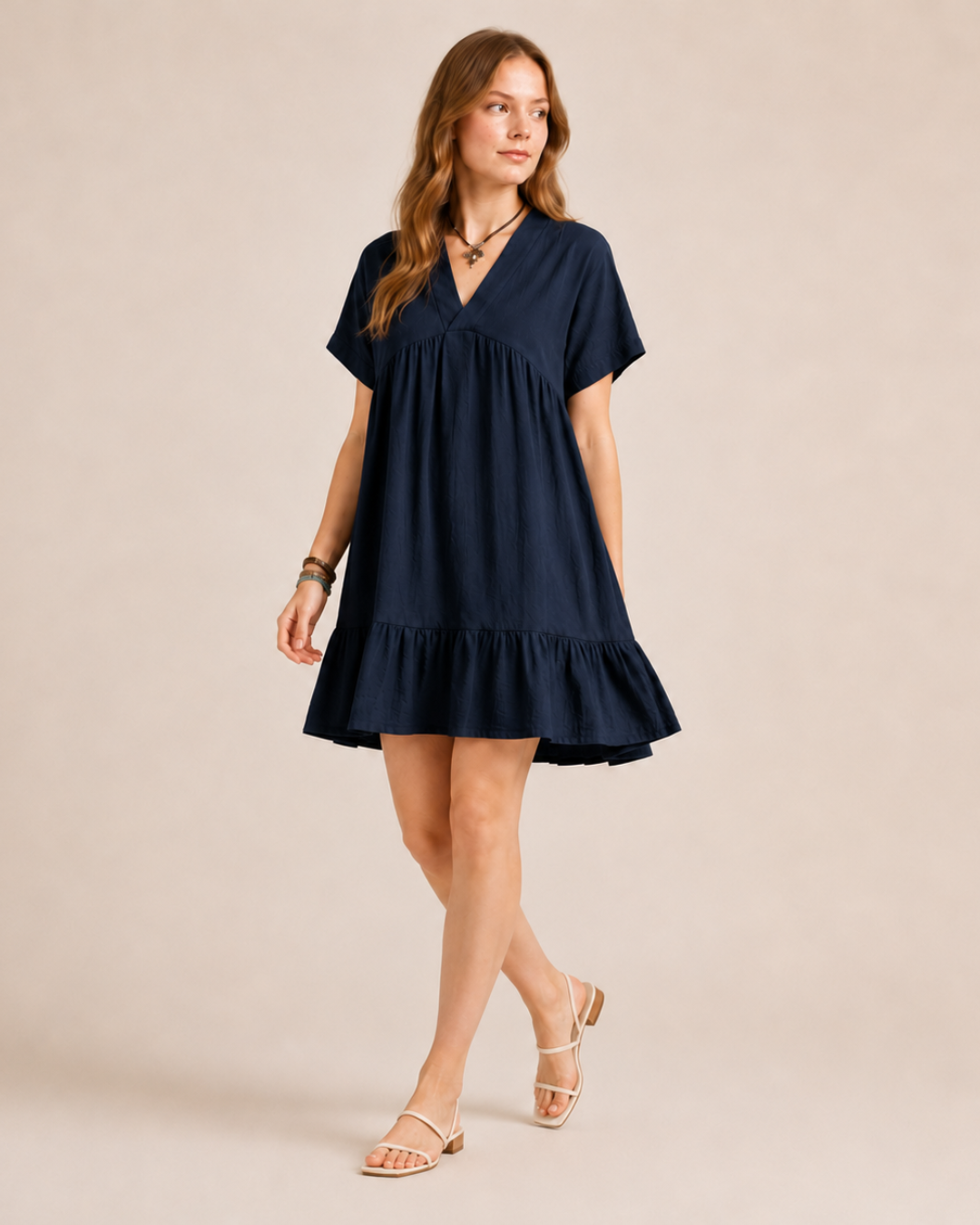 Vestido Curto Fluido com Decote em V