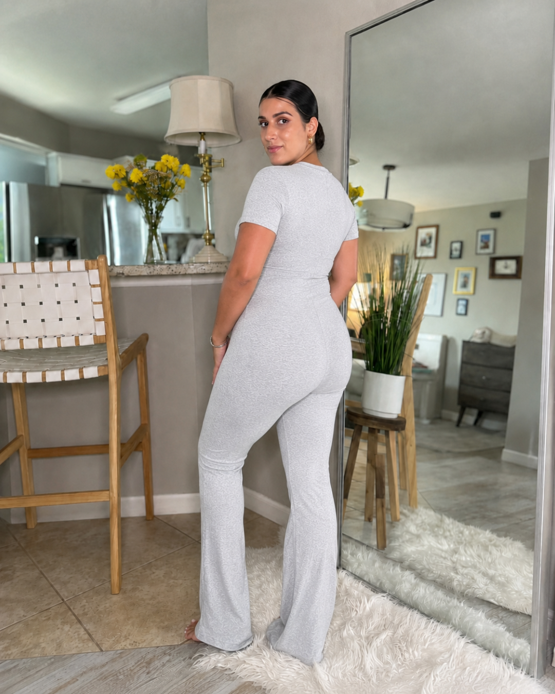 Conjunto Elástico de Duas Peças com Calças Flare