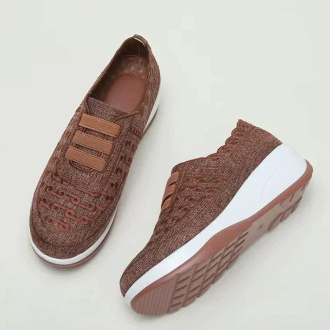 Sapatilhas Slip-on Bordadas e Elegantes com Ajuste Elástico