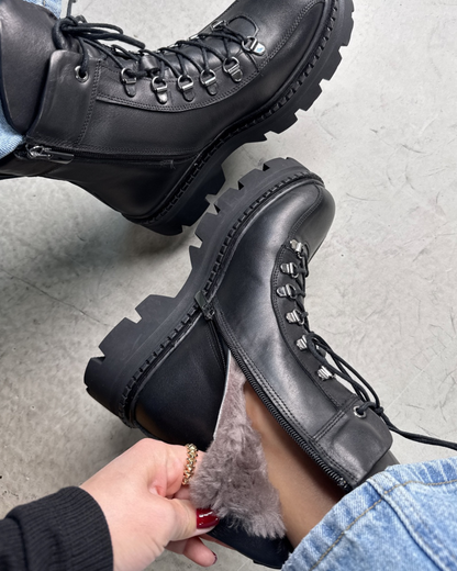 Botas com salto alto