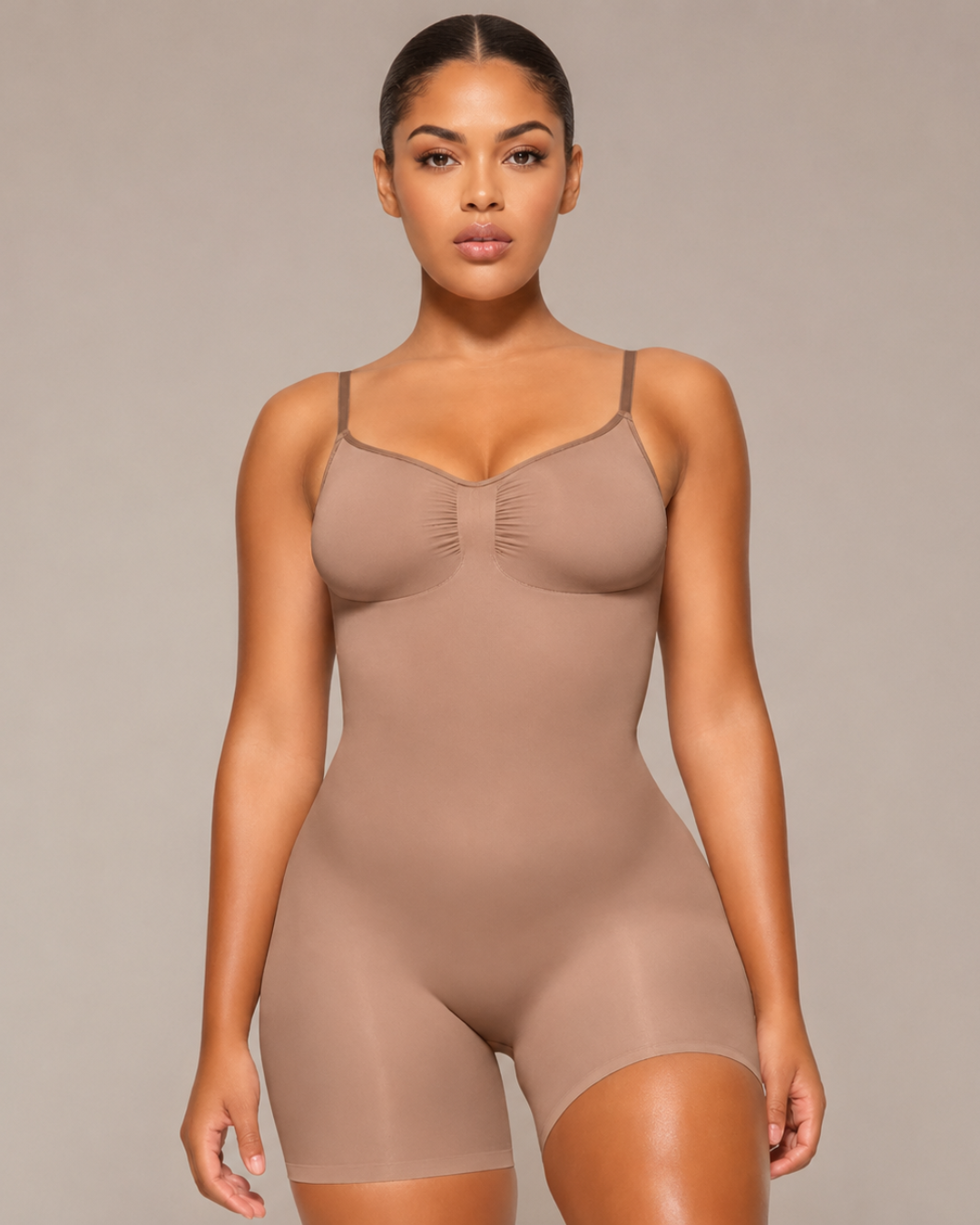 Modelador de Corpo com alças e aumento das nádegas