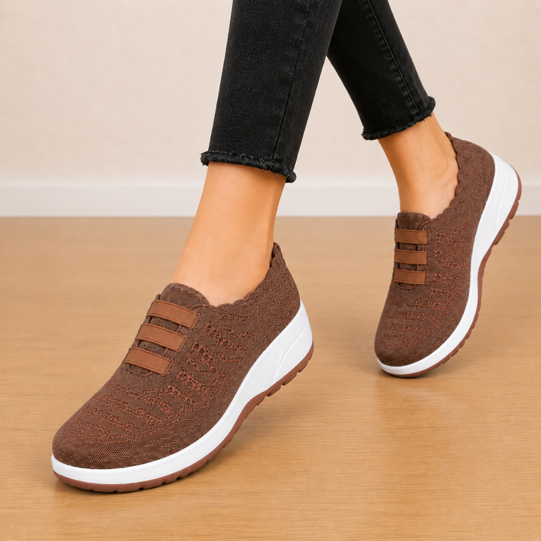Sapatilhas Slip-on Bordadas e Elegantes com Ajuste Elástico
