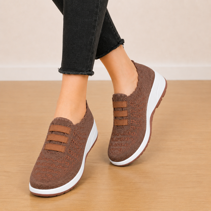 Sapatilhas Slip-on Bordadas e Elegantes com Ajuste Elástico