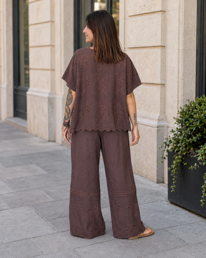 Conjunto Fluido de Linho com Bordados Vazados