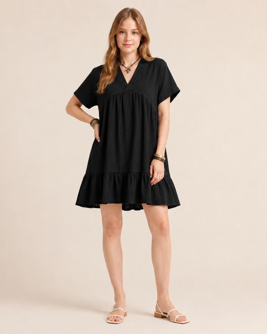 Vestido Curto Fluido com Decote em V