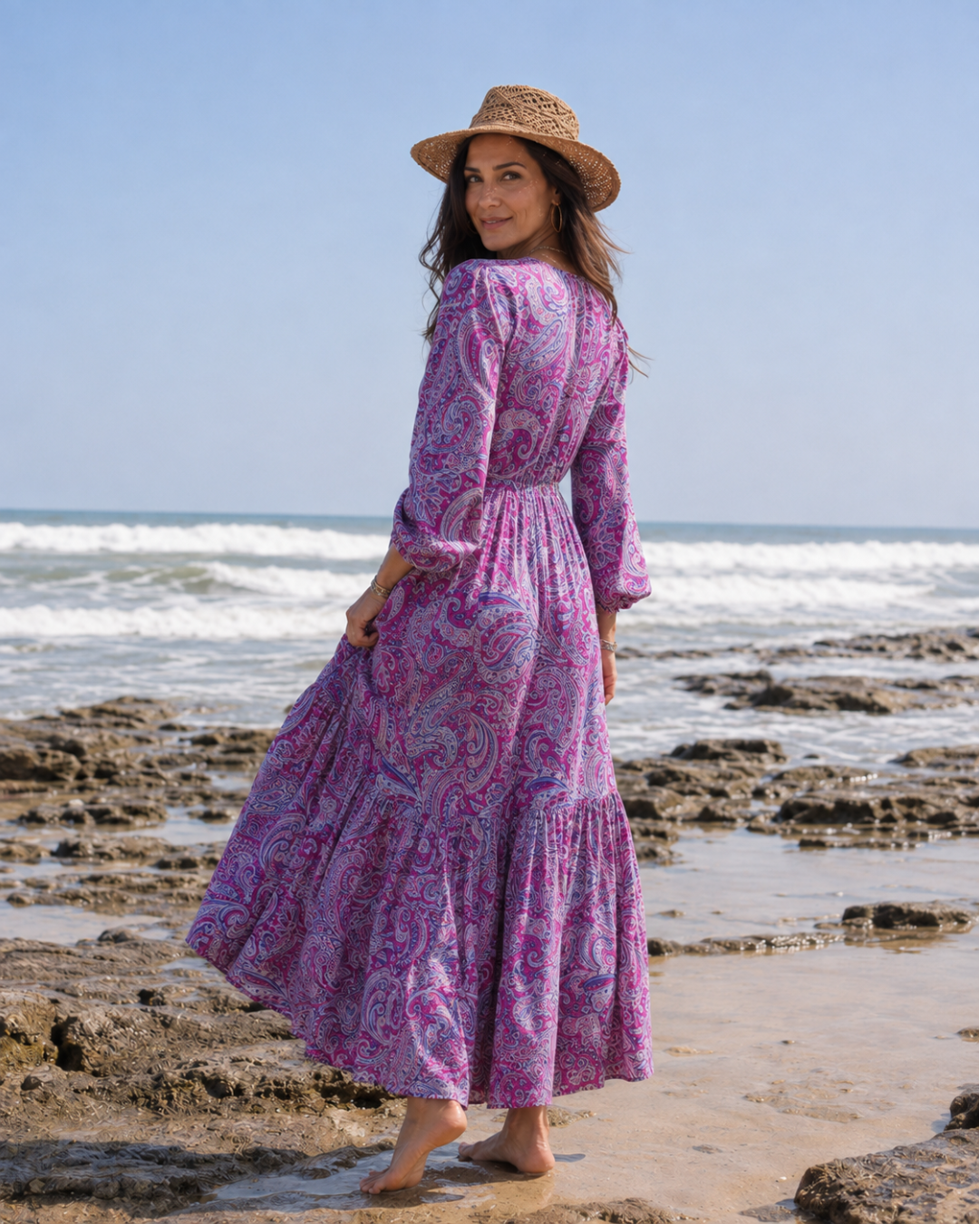 Vestido Comprido Estampado com Decote Ajustável e Saia Fluida