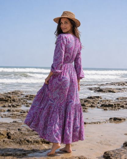 Vestido Comprido Estampado com Decote Ajustável e Saia Fluida