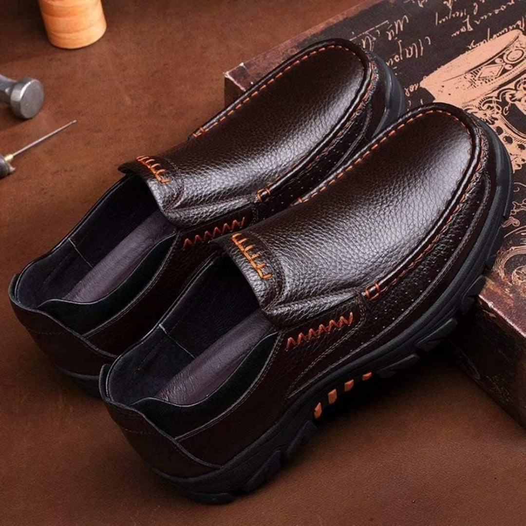 Mocassins casuais em pele