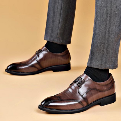 Sapatos sociais em couro