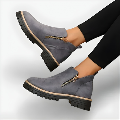 Botas de camurça com salto