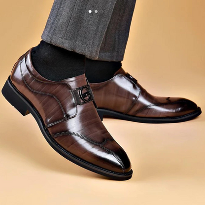 Sapatos sociais em couro