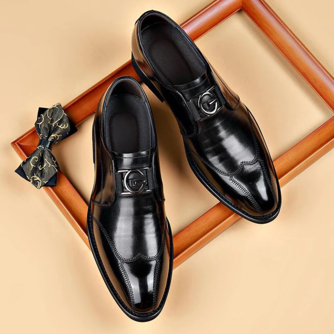 Sapatos sociais em couro