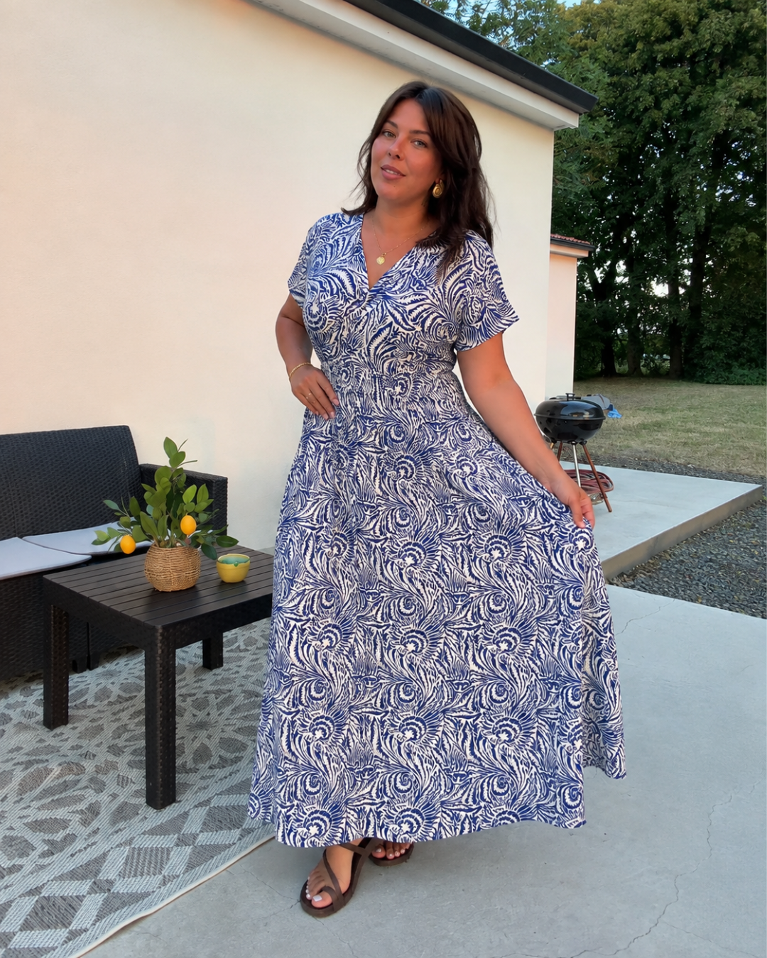 Vestido Comprido Estampado com Cintura Elástica e Decote em V