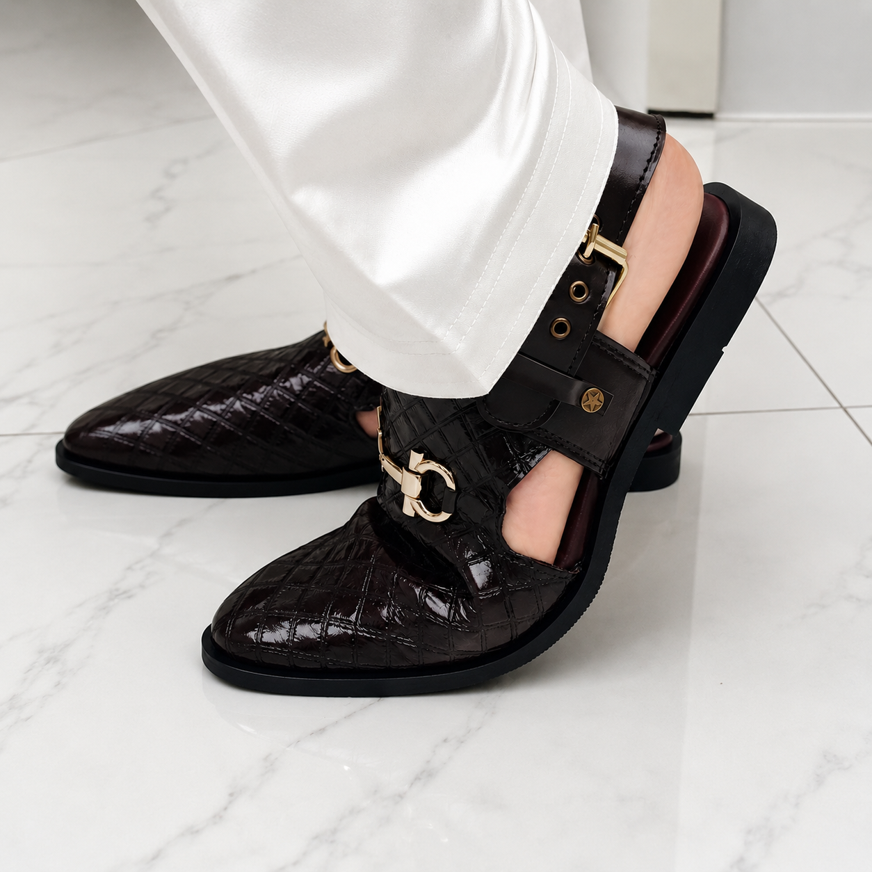 Mocassins de couro modernos com sola ergonómica